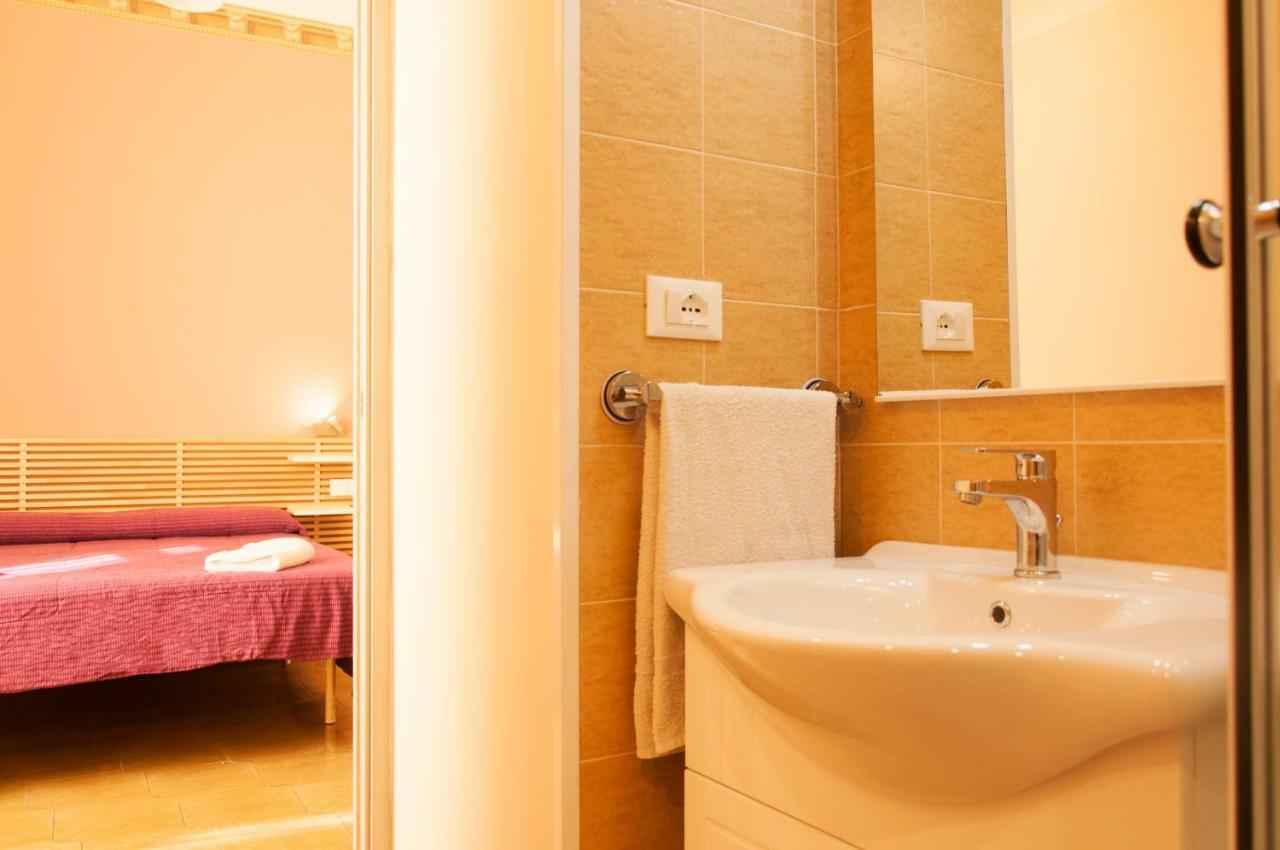 Rooms Palazzo Paladini Lecce Bagian luar foto