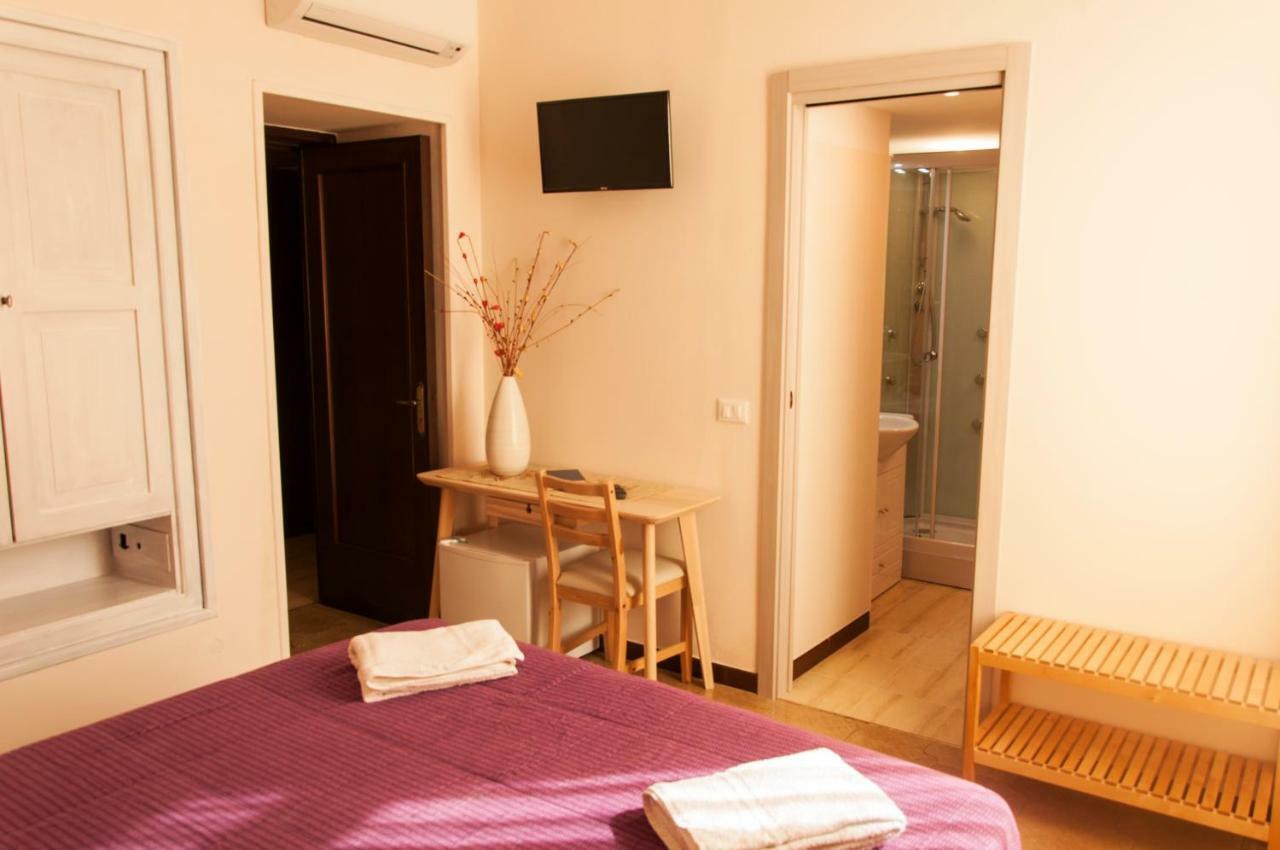 Rooms Palazzo Paladini Lecce Bagian luar foto